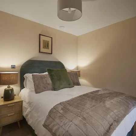 Hayy Luxury 1 Bed In Centre Apart Otel 3*