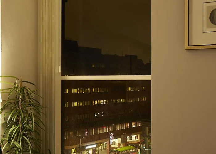 Hayy Luxury 1 Bed Apartment In Leeds City Centre 4*