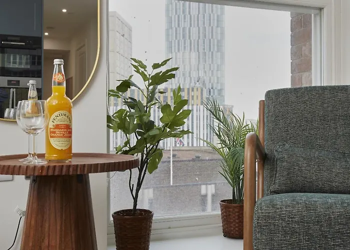 Hayy Luxury 1 Bed Apartment In Leeds City Centre 4*