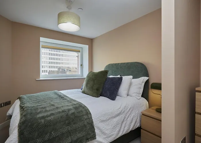 Aparthotel Hayy Luxury 1 Bed Apartment In Leeds City Centre 4*